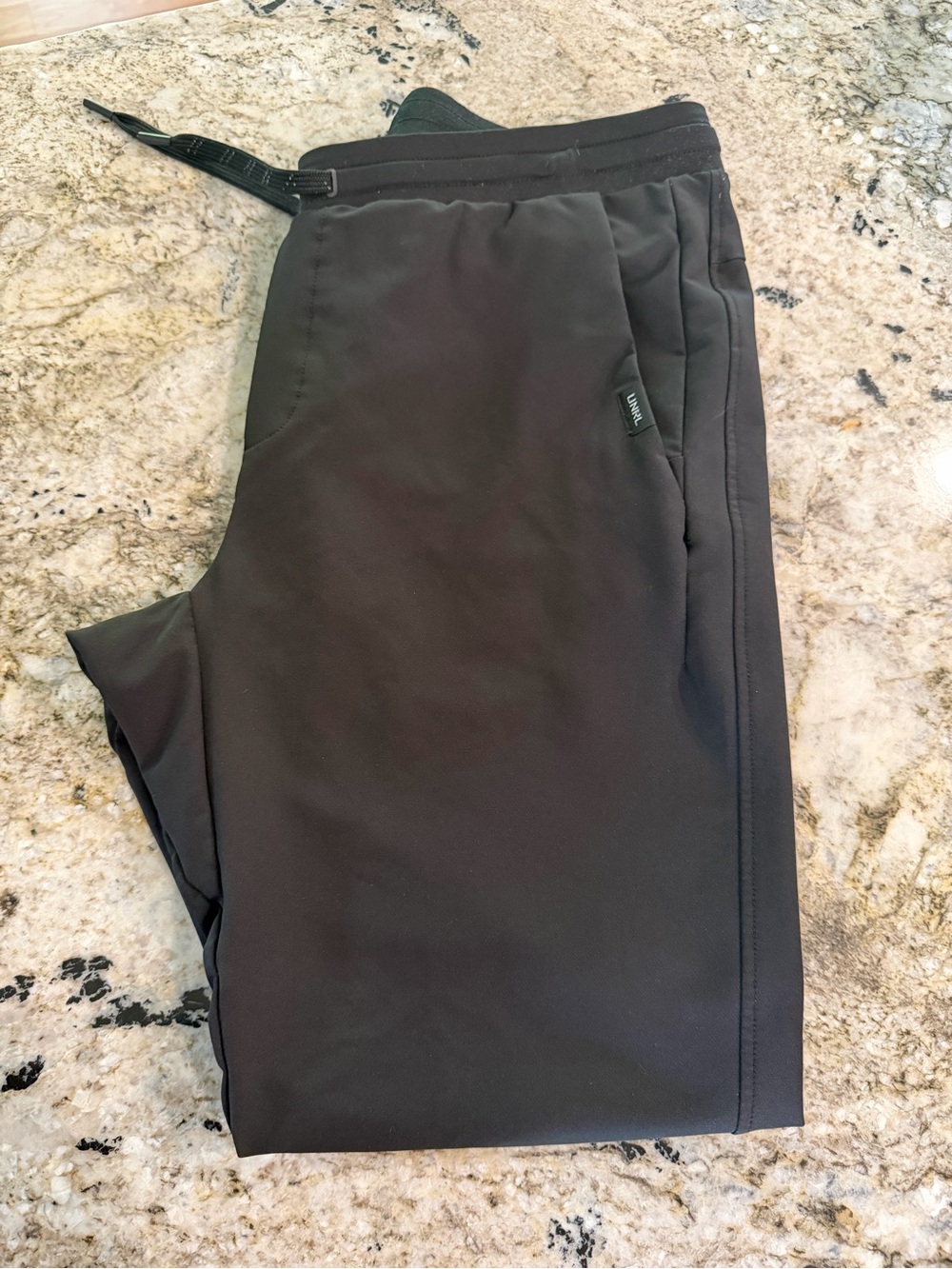 UNRL Men's Black Athletic Jogger Pants, size L